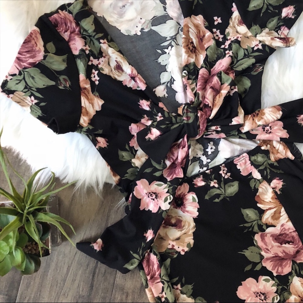Floral Print Maxi Dress, Side Slit, Tie Front - Picture 3 of 4